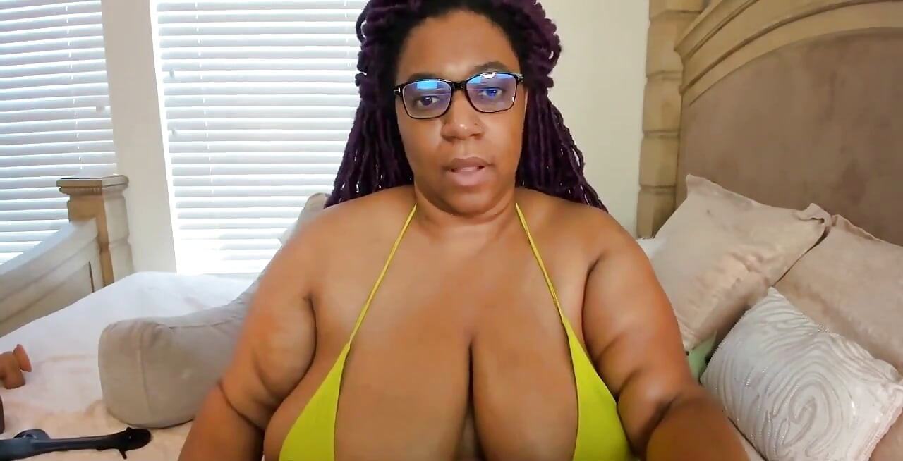 سمينة في المنزل