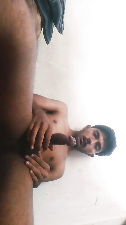 Cậu bé Gujrati Ấn Độ với con cu to chơi mạnh và làm chủ với con cu