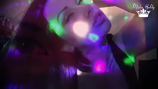 Seni kadın kılıklıya büyüleyici yapıyor