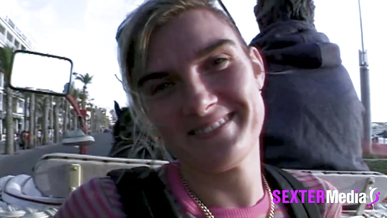 The Hottest MILF Pee Paw of Mallorca