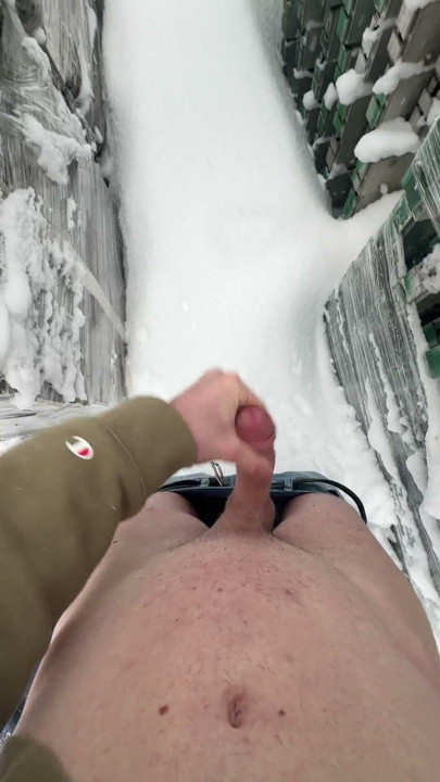 Twink mastubates in the freshly snow-covered countryside | Clip 1