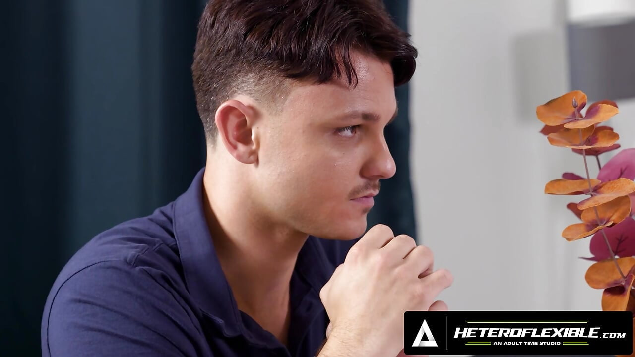 HETEROFLEXIBILIS - Enzo Muller oktató kiveri a figyelmetlen futballzsokét, Nate Rose-t, hogy segítsen neki összpontosítani