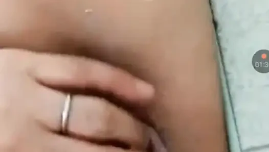 Fingering memek sempitku, sambil ngocok kontolnya