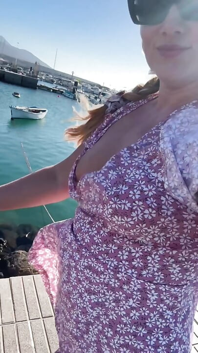 Chica Sin Bragas Mostrando Coño Y Tetas Compilación Pública