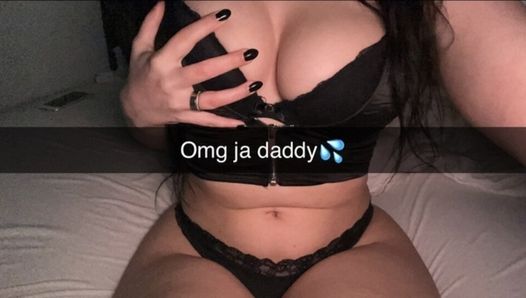 Puta perdonada engaña a su novio en Snapchat con su antiguo colega y se deja tener sexo anal con cornudos