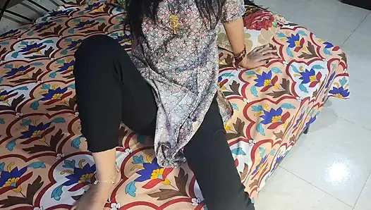 Desi Bhabhi Devar fickt enge Muschi lokal Village Bhabhi und Devar Sex indisches Sexvideo heiße schöne Bhabhi