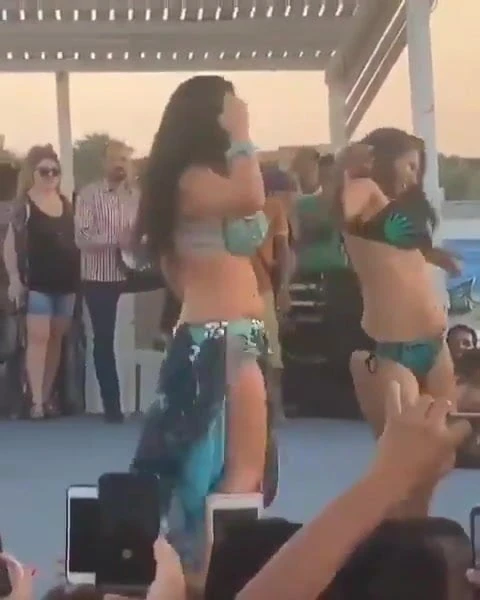 wife danc sexy