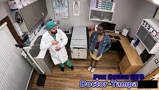 Д-р Tampa - физический вход в университет Тампы - Daisy Mynx