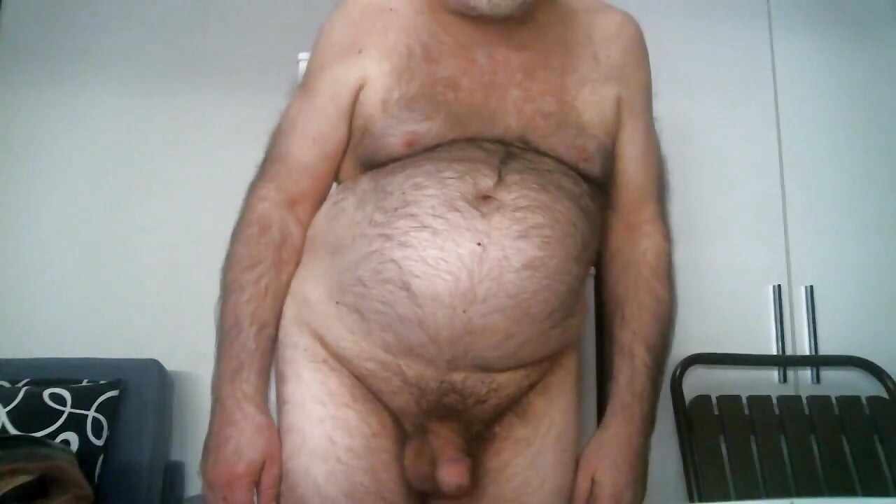 Furry Bear Coach Karl Live Cam Show