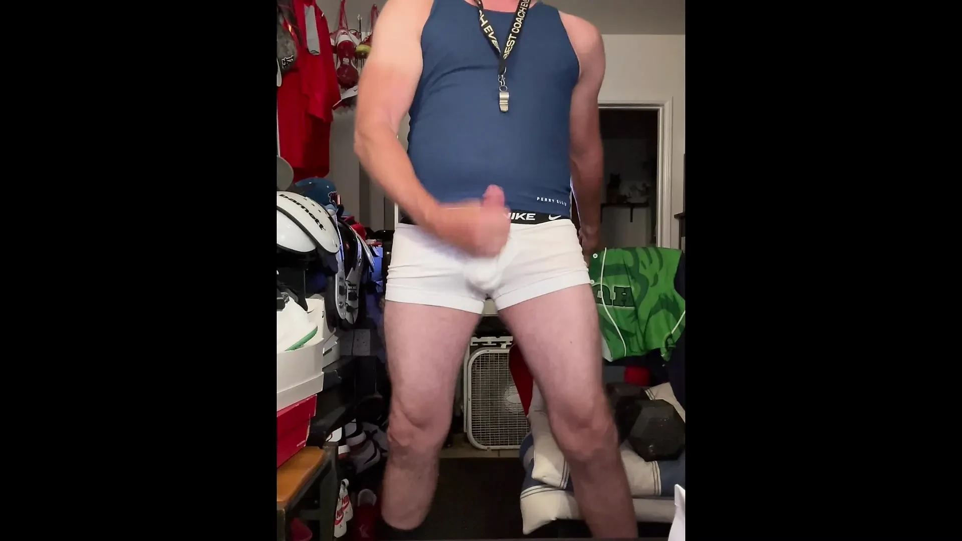 Nike Alpha JockDad87 vystříká nálož spermatu