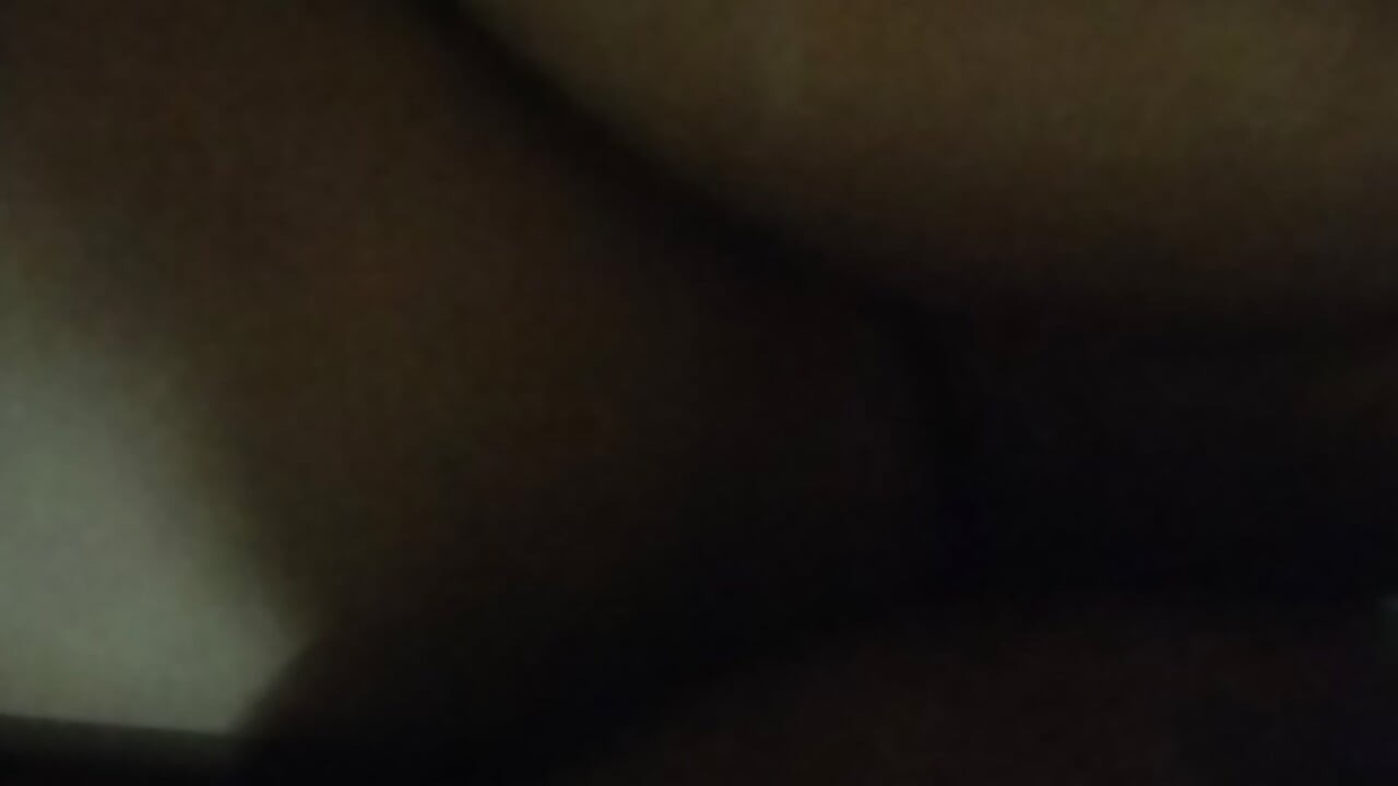 Video rekaman seks huje lagi asik nyepong kontol sambil mainin memek berbulunya