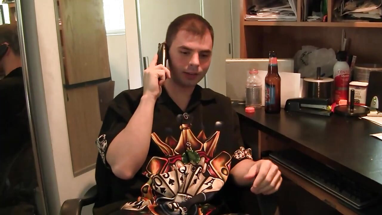 Un gros cul pour une fille sexy à forte poitrine