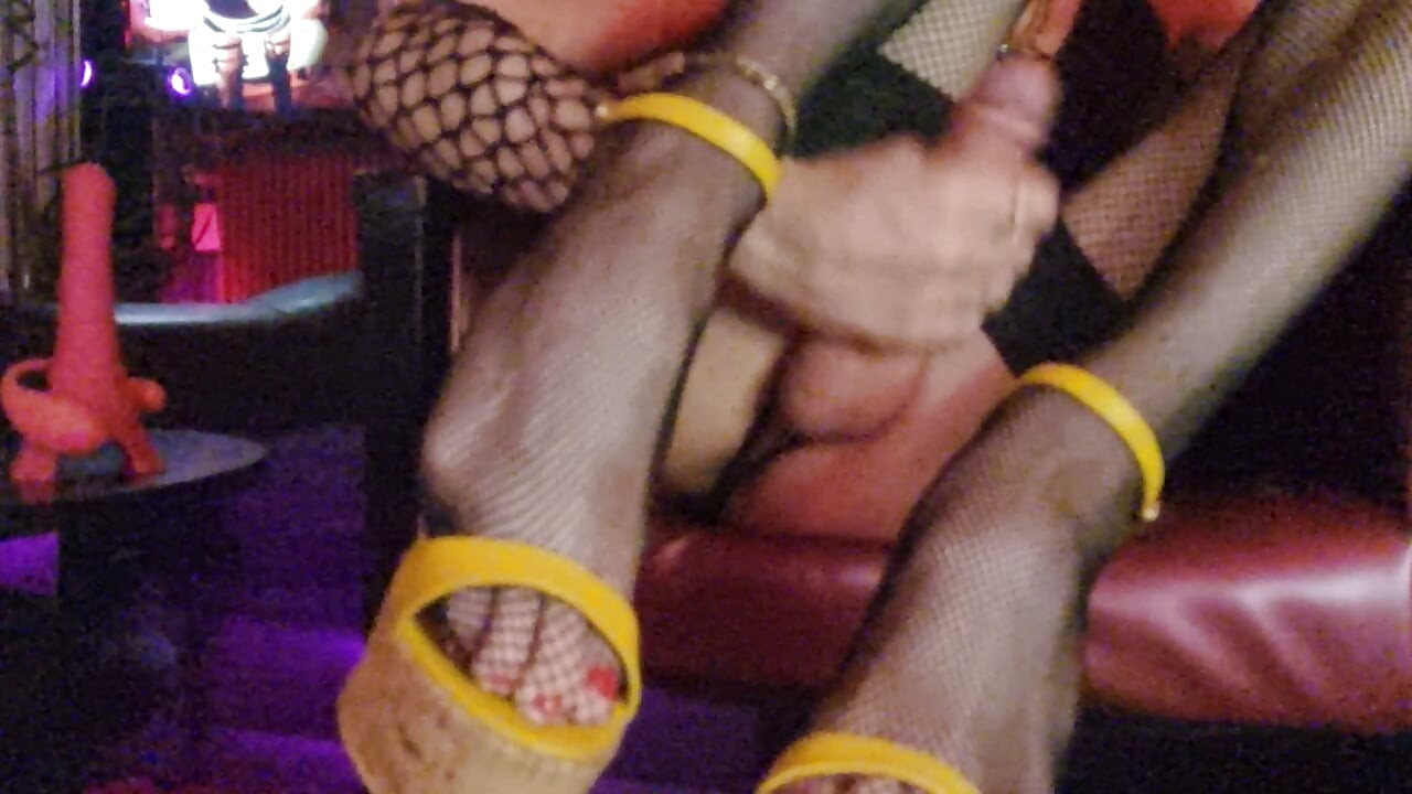 CAM⁴ TaLons CompenSés JauNes.. (Cum💦21min) VanessaBarBie VaneSsaBiTCHx PariSChienneTrvprod⁹¹
