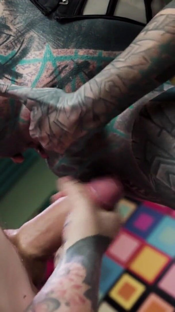 बड़े लंड वाली पोर्न नई लड़की कैम पर कुंवारी गांड चुदाई लेती है | क्लिप 1