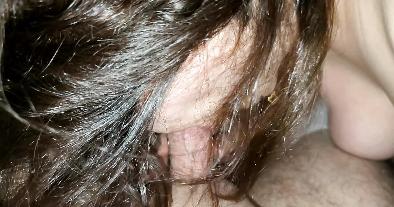 زوجان شرجيان من وجهة نظر زوجة عربية ساخنة تمارس الجنس مع أفضل مص زب