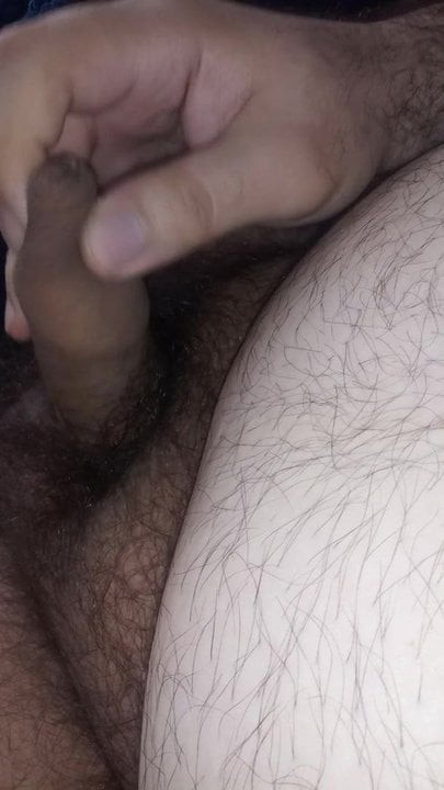 私の小さなチンポで遊ぶ