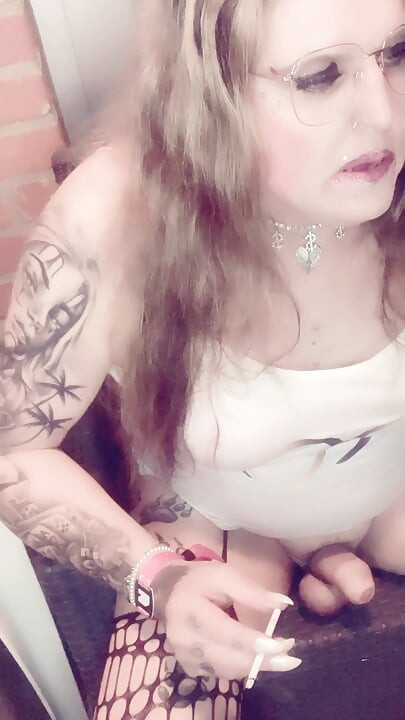 Ts Stefanie sexy smoking