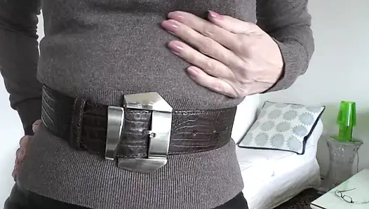 Примерка ремня в гостиной, часть 2, леди Виктория Валенте