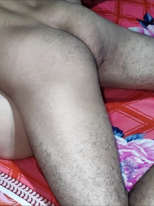 Open my vagina and it's my first time with my Tamil Indian stepsister in this X video.