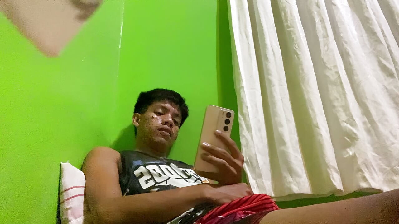 Filipino Twink Sypialnia szarpnij się z wytryski
