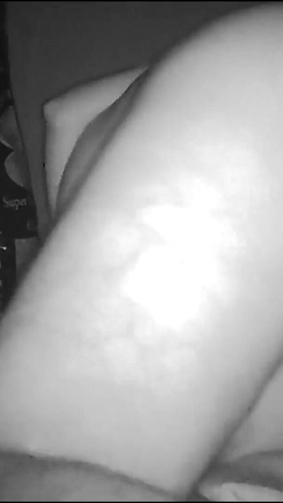 Moment envoûtant de « Une femme du village indien se tape le cul, black dicky montrant »