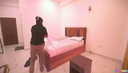 Rest House Supervisor Sex with Cleaning Staff Girl