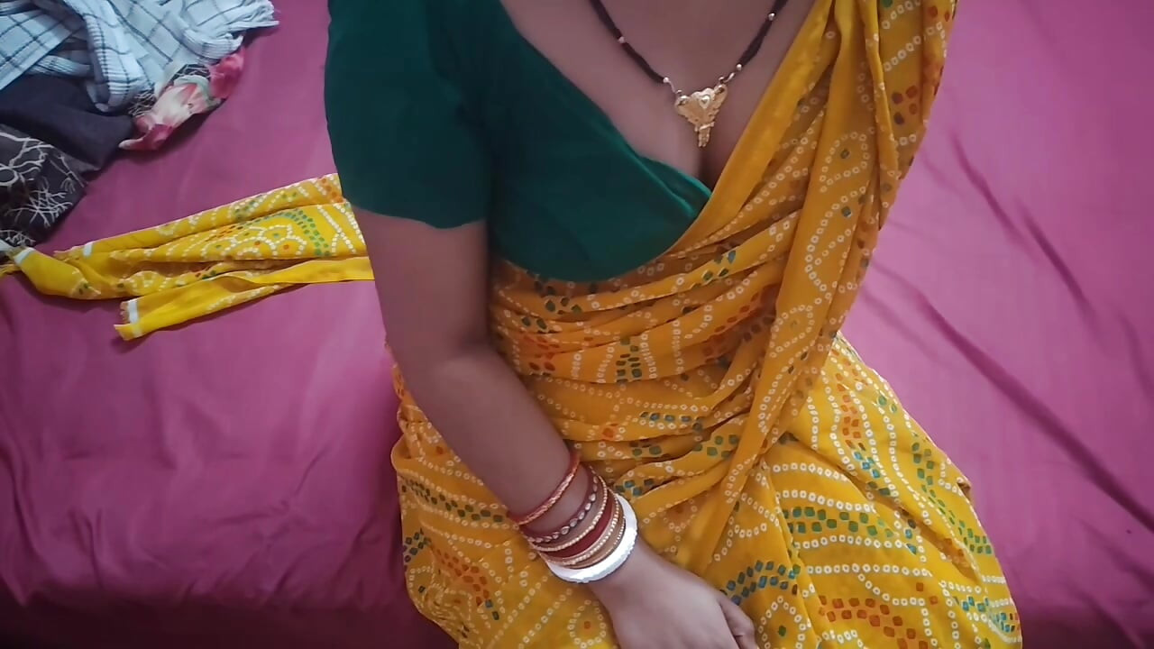 Aunty mai to bas Flat dekhne aaya tha, aap chuchi kyu dikha rahi hain