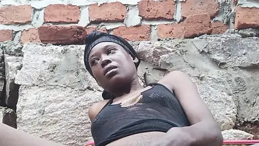 Açık bir yerdeyken benimle boşal