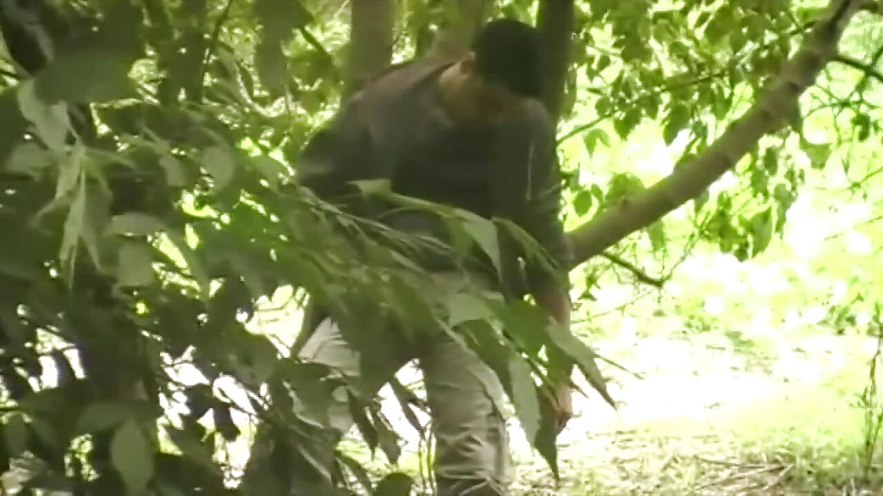 โดนเย็ดตรงใกล้แม่น้ําล่องเรือนอกบ้าน