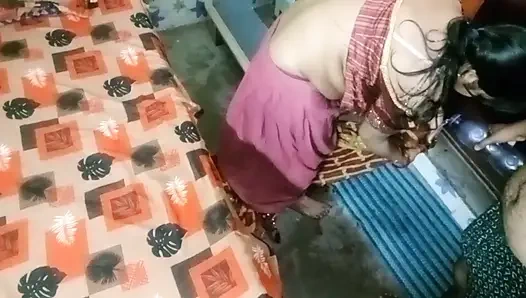 Bhabhi ne sara pani nikal diya.