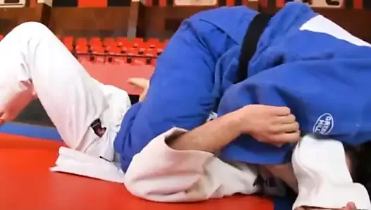 Female vs male judo!