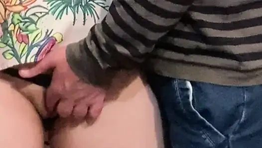 OMG! Cewek ini ngebiarkan aku ngusap memeknya yang aduhai