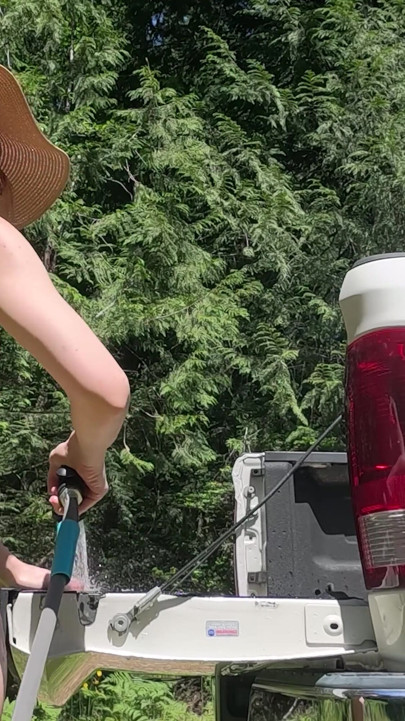 Outdoor Peeing Comp Clips