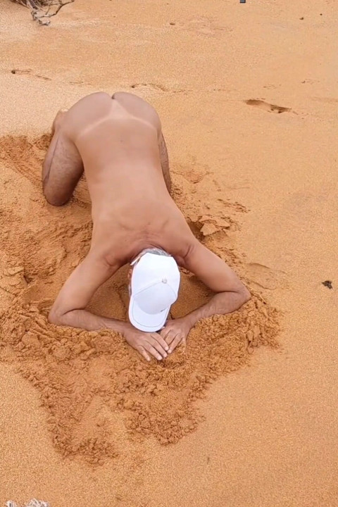 Ladysilva sissy naked on the beach