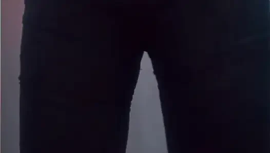 Ateşliyim, götüm yanıyor. Gel ateşimi söndür.