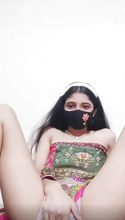 Gadis kampus fingering memeknya di kamar mandi!