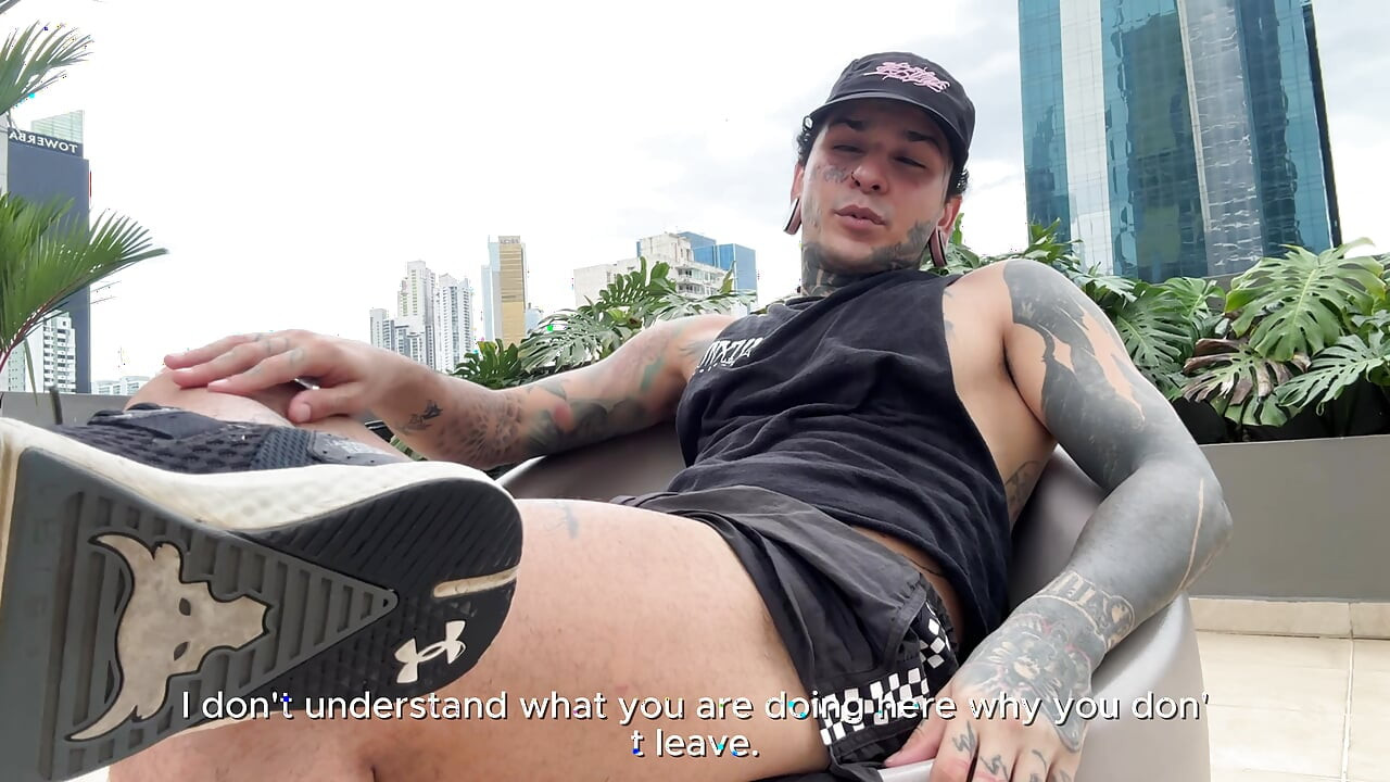 Divovski Macabreink javno ponižava sićušnog čovjeka