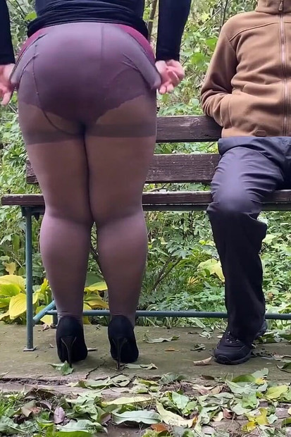 I Love Watching My Stepmother Pee Doggy Style.