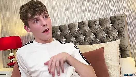 Leo dientot habis-habisan sama gerombolan pria - bagian 1