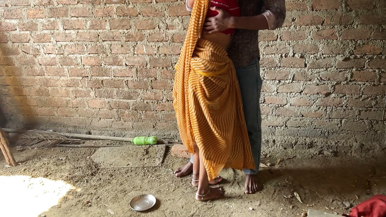 Young girl from the village very tight pussy outdoor sex video, Indian beautiful young girl first time sex sex video.