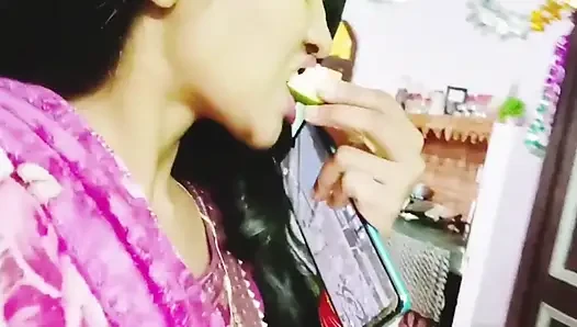 Yeni Hintli bangla süper güzel kız romantik ve zar zor sikişiyor video. ( tam Bangla ses )