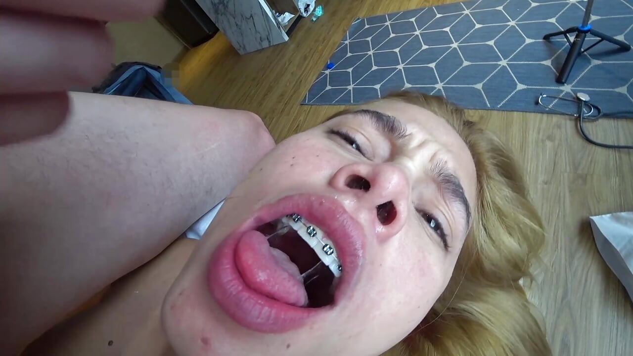 HORNY NURSE tests strength of patient's dick with sloppy deepthroat blowjob