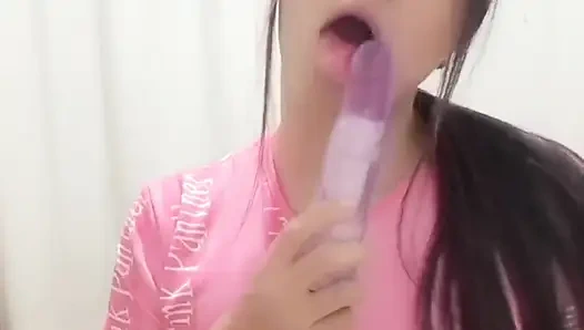 Meine stiefmutter brachte mich dazu, ihren arsch zu essen