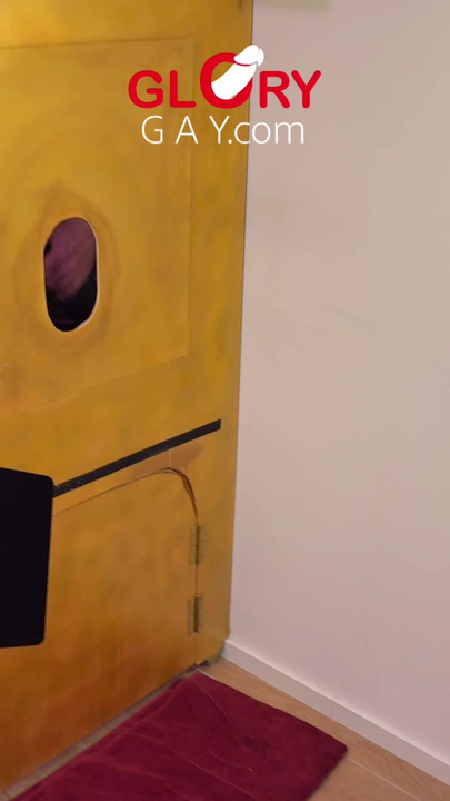 ควยหนาวัยใสนี้เพิ่งระเบิดด้วยการถึงจุดสุดยอดเต็มตัวสามเท่าที่รูสอดควย