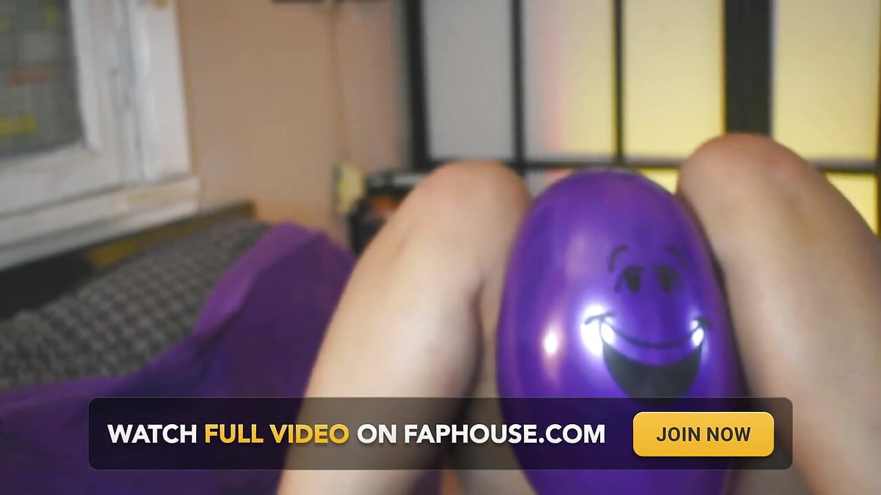 Squeeze and Grind Emoji Balloons Until Pop - Bunny Looner