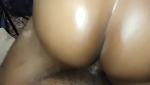 Çok azdık ve orgazm olmak için sikildik