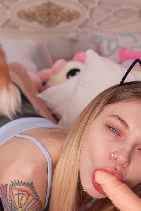 Naughty Kitten Wants to Give You a Blowjob