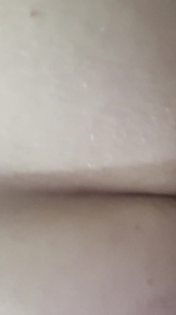 Epischer moment von "Das Bett mit dem mädchen meiner besten freundin teilen &ich habe mich immer gefragt, wie sich dein schwanz fühlt"