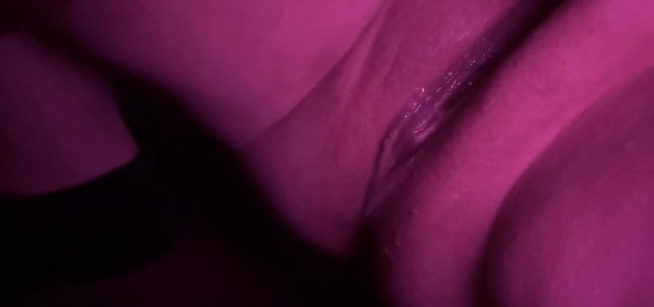 Igranje s pičkom i pišanje