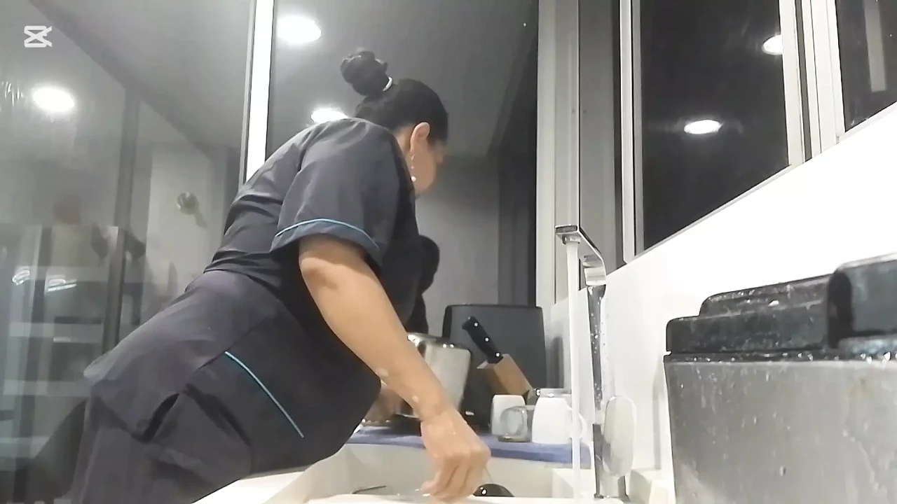 Colombian milf with a big ass is so horny that she ends up masturbating in the office bathroom.